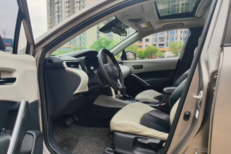 Used Toyota FRONTLANDER 2022 2.0L CVT Leading Edition Interior 3