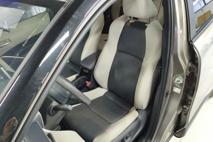 Used Toyota FRONTLANDER 2022 2.0L CVT Luxury PLUS Edition Left Front Seat