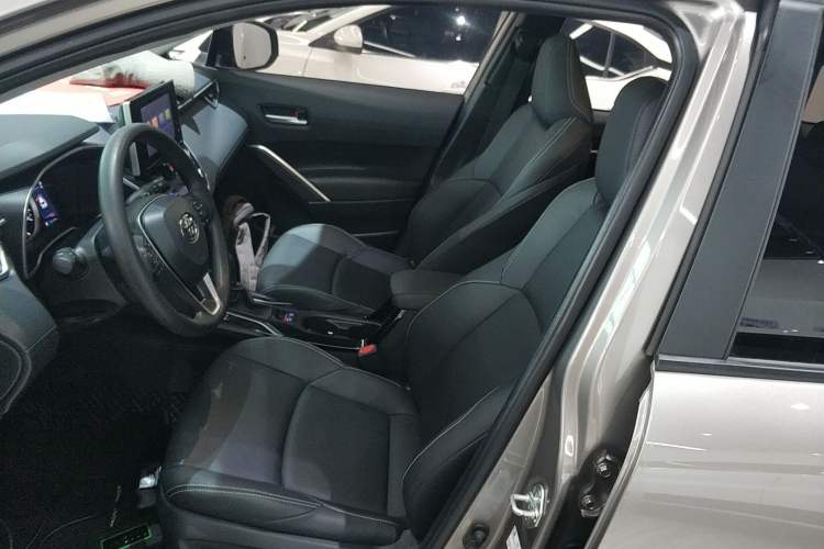 Used Toyota FRONTLANDER 2022 2.0L CVT Luxury Edition Left Front Seat