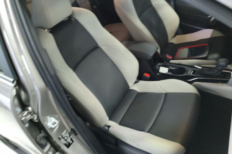 Used Toyota FRONTLANDER 2022 2.0L CVT Luxury PLUS Edition Right Front Seat