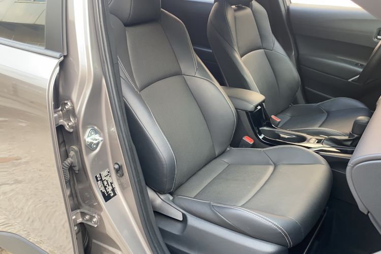 Used Toyota FRONTLANDER 2022 2.0L CVT Luxury PLUS Edition Right Front Seat