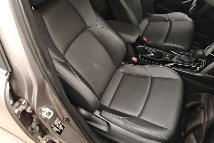 Used Toyota FRONTLANDER 2022 2.0L CVT Luxury Edition Right Front Seat