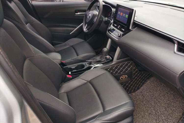 Used Toyota FRONTLANDER 2022 2.0L CVT Luxury Edition Right Front Seat