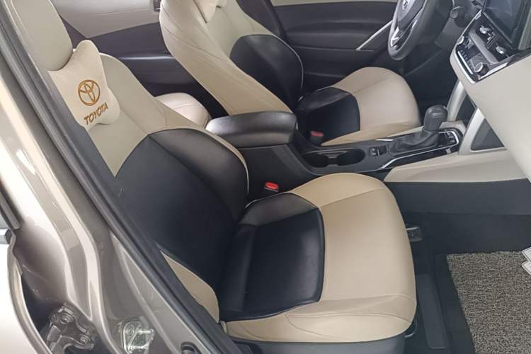 Used Toyota FRONTLANDER 2022 2.0L CVT Leading Edition Right Front Seat