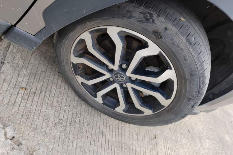 Used Toyota FRONTLANDER 2022 2.0L CVT Luxury Edition Right Front Wheel Hub