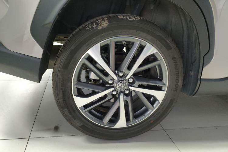 Used Toyota FRONTLANDER 2022 2.0L CVT Luxury PLUS Edition Right Rear Wheel Hub