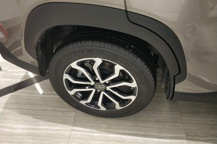 Used Toyota FRONTLANDER 2022 2.0L CVT Luxury Edition Right Rear Wheel Hub