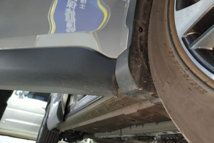 Used Toyota FRONTLANDER 2022 2.0L CVT Luxury PLUS Edition Right Side Sill