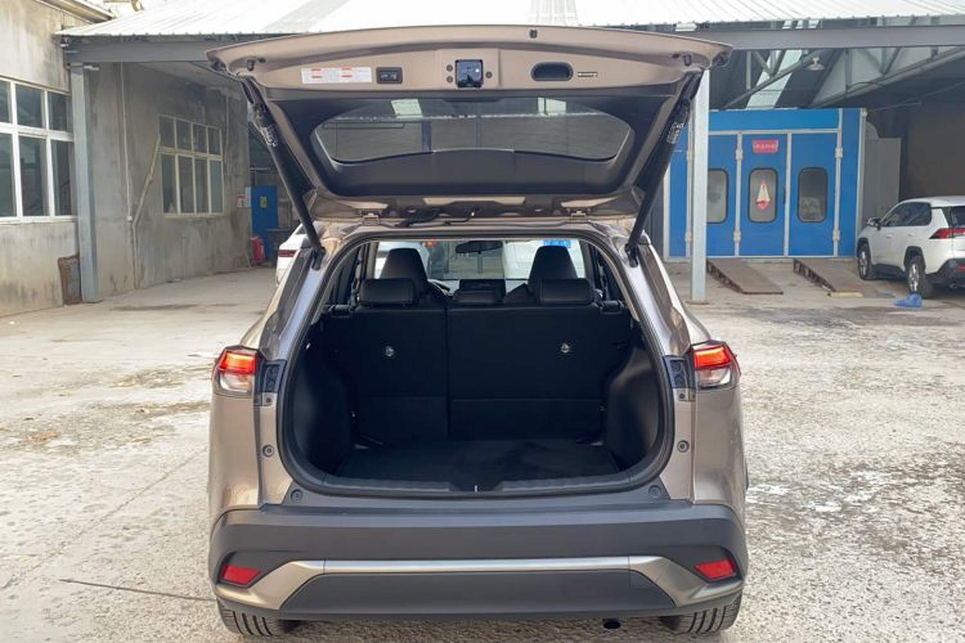 Used Toyota FRONTLANDER 2022 2.0L CVT Luxury PLUS Edition Trunk