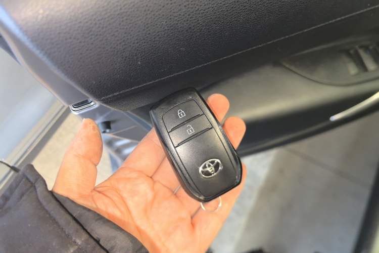 Used Toyota FRONTLANDER 2022 2.0L CVT Leading Edition Vehicle Key