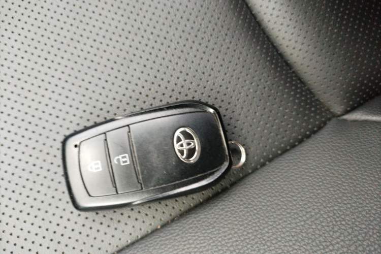 Used Toyota FRONTLANDER 2022 2.0L CVT Luxury Edition Vehicle Key