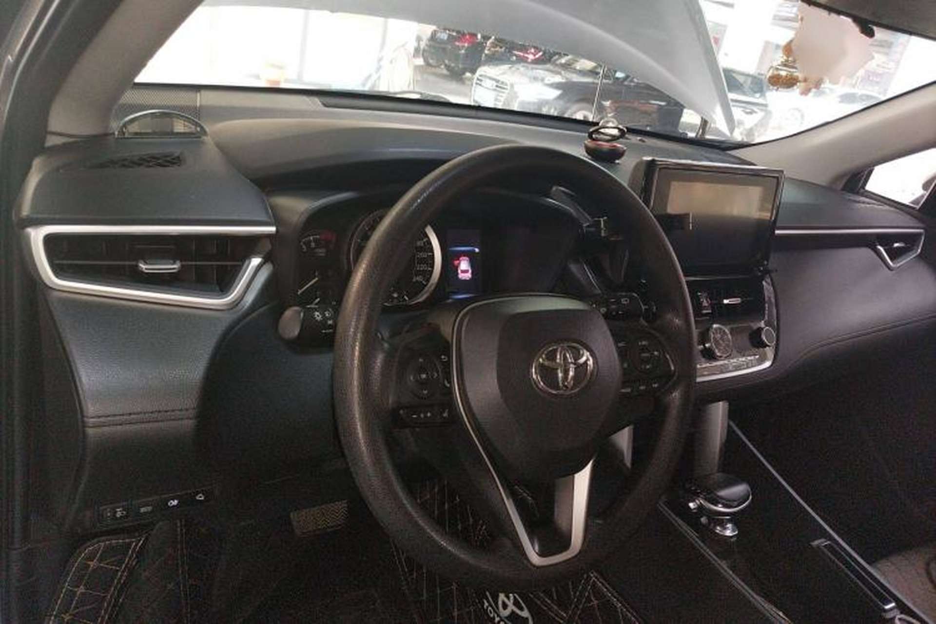 Used Toyota FRONTLANDER 2022 2.0L CVT Leading Edition Center Console