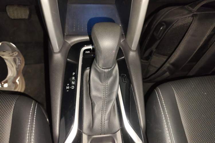 Used Toyota FRONTLANDER 2022 2.0L CVT Luxury PLUS Edition Gear Lever