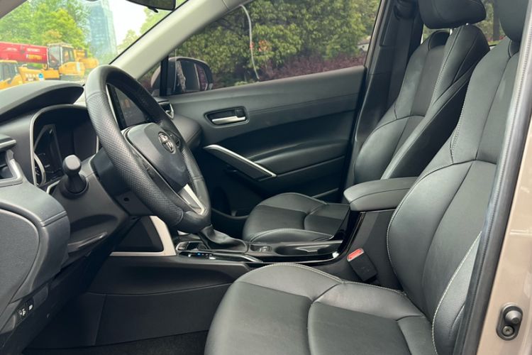 Used Toyota FRONTLANDER 2022 2.0L CVT Luxury Edition Interior 1