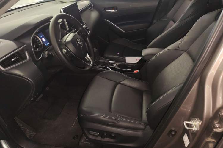 Used Toyota FRONTLANDER 2022 2.0L CVT Luxury PLUS Edition Left Front Seat