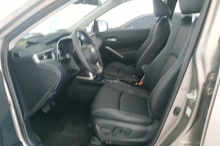 Used Toyota FRONTLANDER 2022 2.0L CVT Luxury Edition Left Front Seat