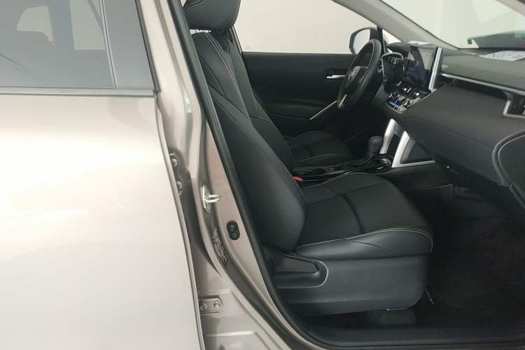 Used Toyota FRONTLANDER 2022 2.0L CVT Luxury Edition Right Front Seat