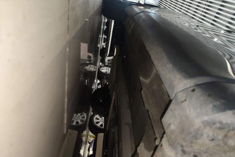 Used Toyota FRONTLANDER 2022 2.0L CVT Luxury PLUS Edition Right Side Sill