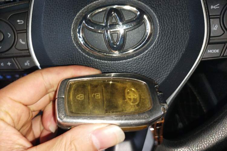Used Toyota FRONTLANDER 2022 2.0L CVT Leading Edition Vehicle Key