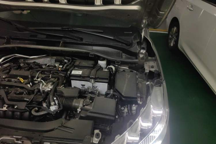 Used Toyota FRONTLANDER 2022 2.0L CVT Luxury Edition Engine Bay Left