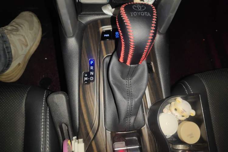 Used Toyota FRONTLANDER 2022 2.0L CVT Luxury Edition Gear Lever