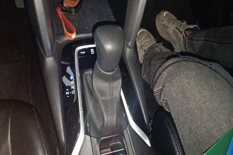Used Toyota FRONTLANDER 2022 2.0L CVT Leading Edition Gear Lever