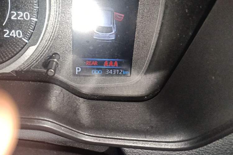 Used Toyota FRONTLANDER 2022 2.0L CVT Leading Edition Odometer Close Up