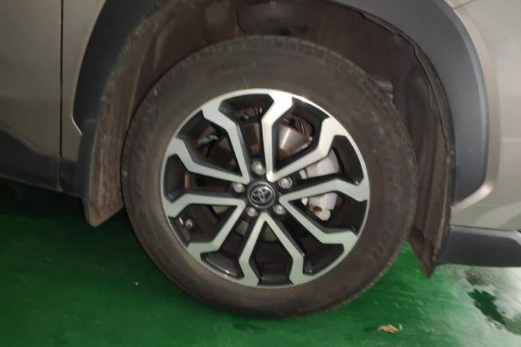 Used Toyota FRONTLANDER 2022 2.0L CVT Luxury Edition Right Front Wheel Hub