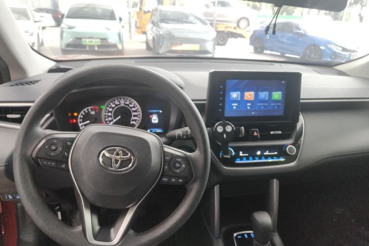 Used Toyota FRONTLANDER 2022 2.0L CVT Leading Edition Center Console