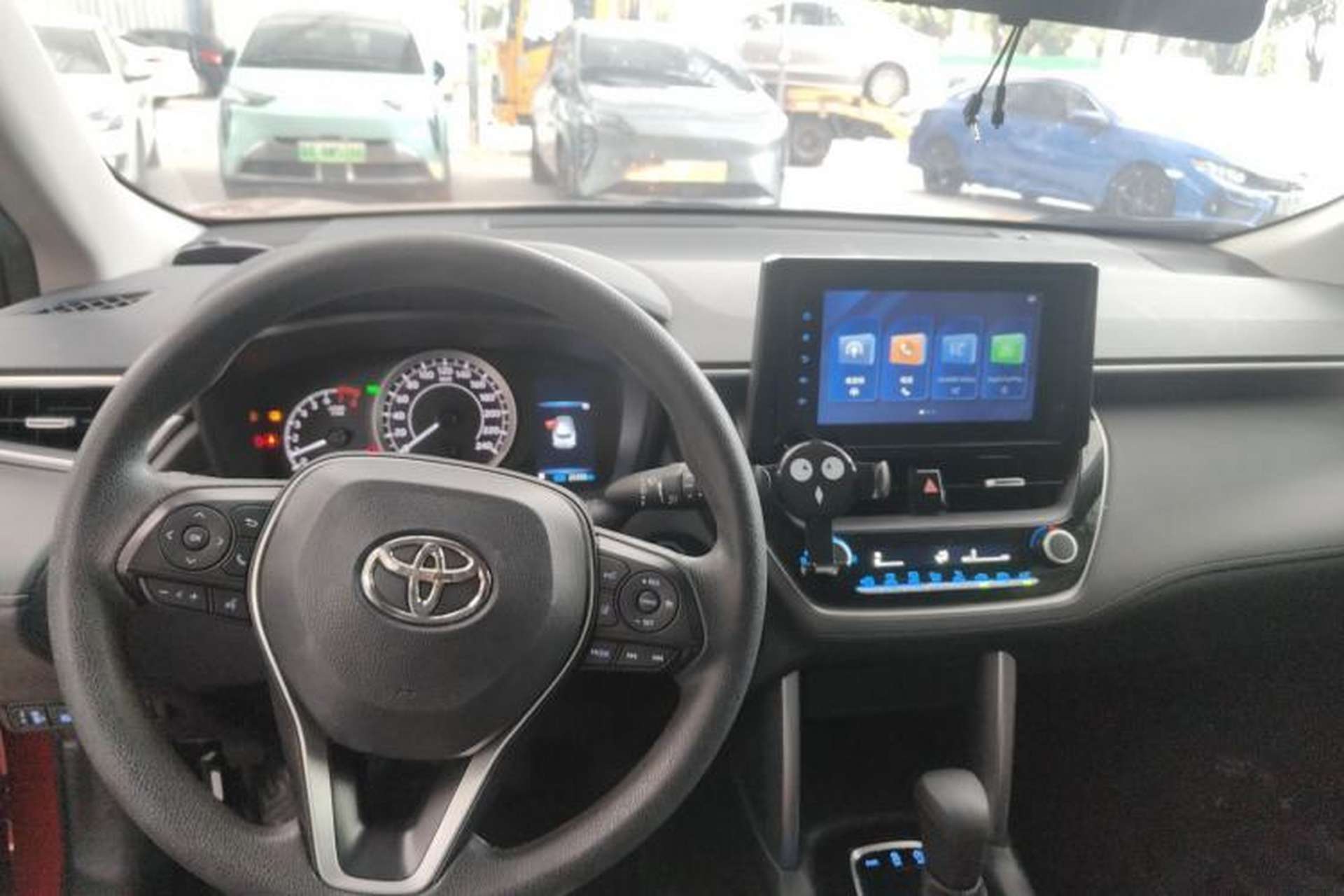 Used Toyota FRONTLANDER 2022 2.0L CVT Leading Edition Center Console