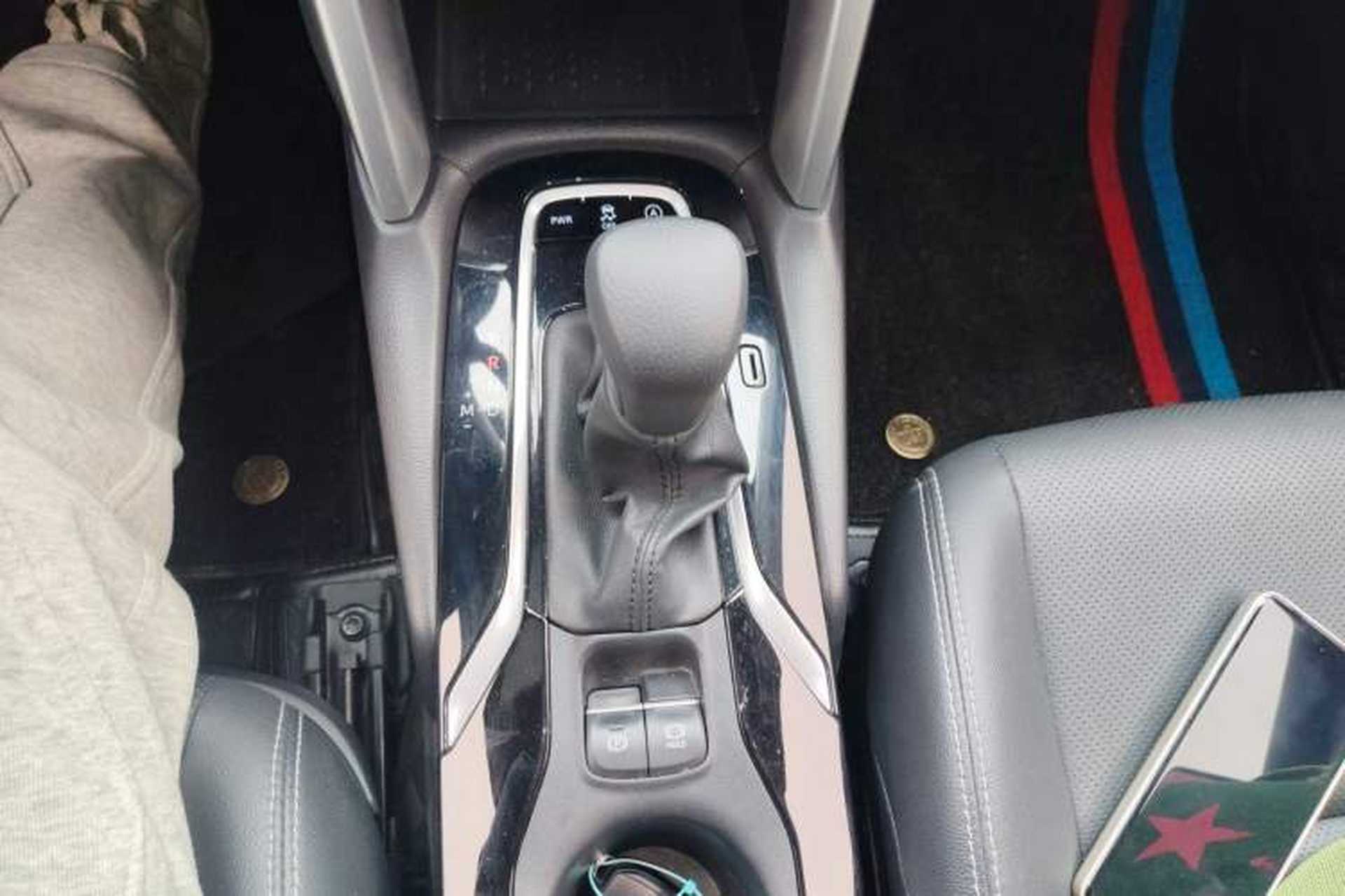 Used Toyota FRONTLANDER 2022 2.0L CVT Luxury PLUS Edition Gear Lever