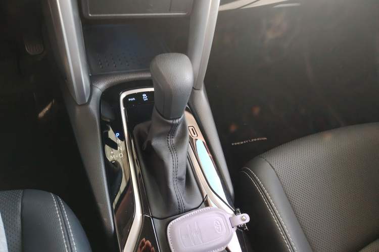 Used Toyota FRONTLANDER 2022 2.0L CVT Luxury Edition Gear Lever