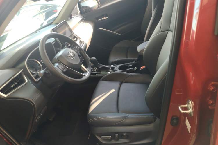 Used Toyota FRONTLANDER 2022 2.0L CVT Luxury Edition Left Front Seat