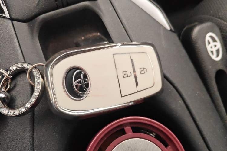 Used Toyota FRONTLANDER 2022 2.0L CVT Leading Edition Vehicle Key