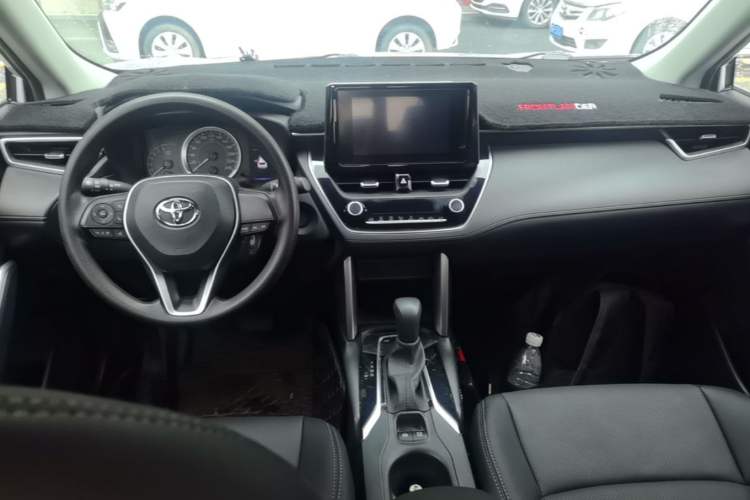 Used Toyota FRONTLANDER 2022 2.0L CVT Elite Edition Center Console