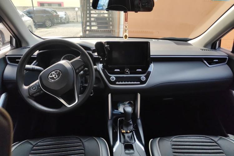 Used Toyota FRONTLANDER 2022 2.0L CVT Elite Edition Center Console
