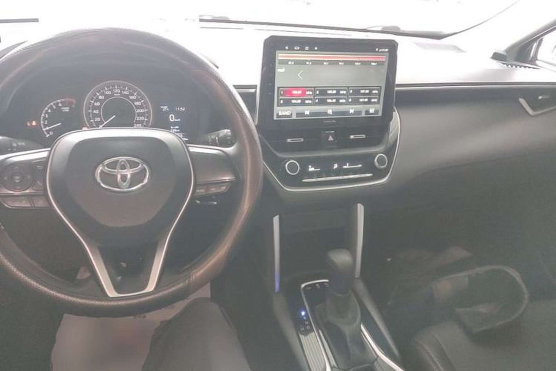 Used Toyota FRONTLANDER 2022 2.0L CVT Elite Edition Center Console