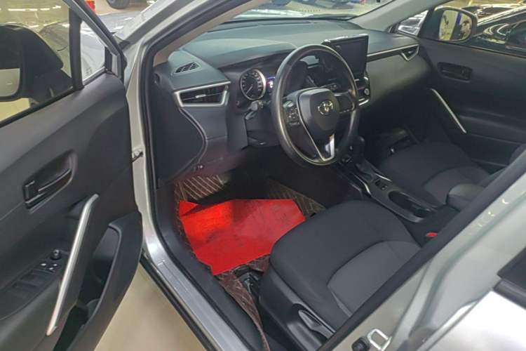 Used Toyota FRONTLANDER 2022 2.0L CVT Elite Edition Driver Seat