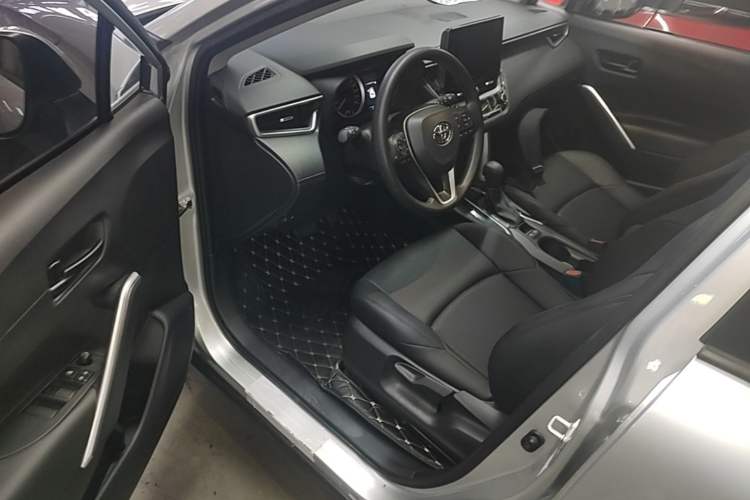 Used Toyota FRONTLANDER 2022 2.0L CVT Leading Edition Driver Seat