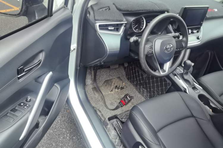 Used Toyota FRONTLANDER 2022 2.0L CVT Elite Edition Driver Seat
