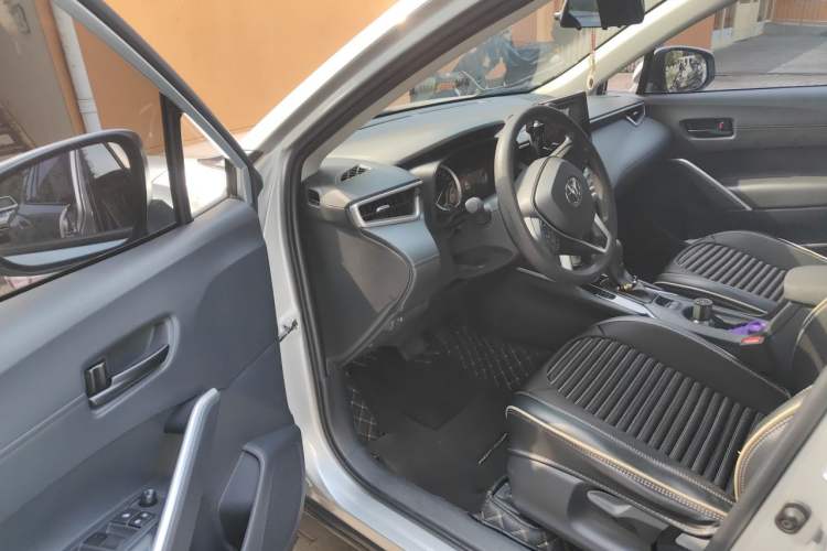 Used Toyota FRONTLANDER 2022 2.0L CVT Elite Edition Driver Seat
