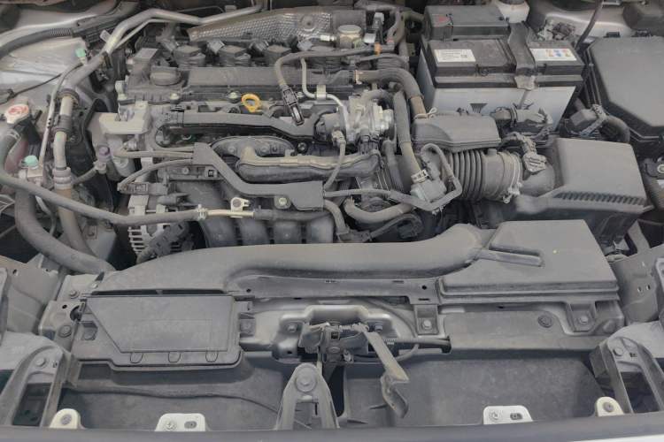 Used Toyota FRONTLANDER 2022 2.0L CVT Elite Edition Engine Bay
