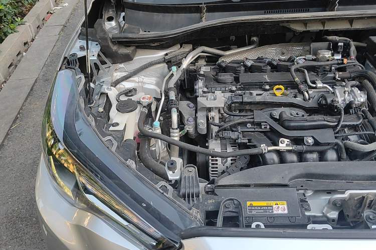Used Toyota FRONTLANDER 2022 2.0L CVT Elite Edition Engine Bay Right