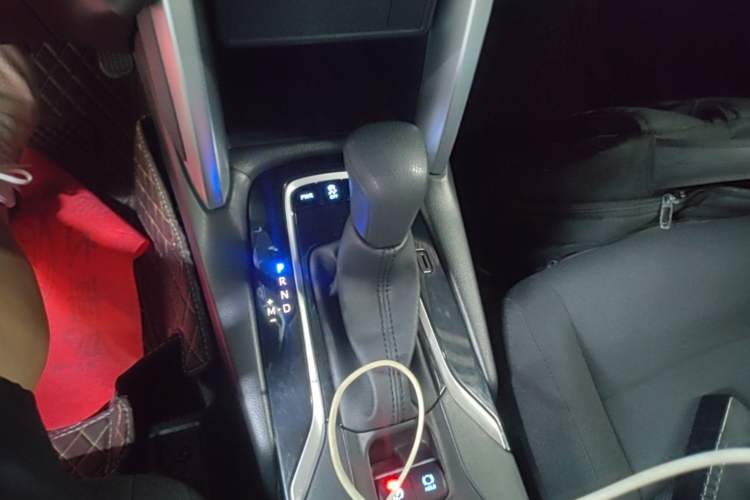 Used Toyota FRONTLANDER 2022 2.0L CVT Elite Edition Gear Lever