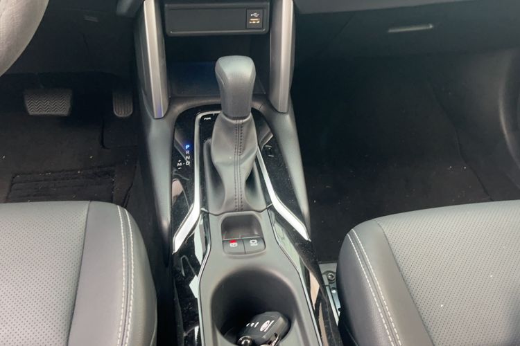 Used Toyota FRONTLANDER 2022 2.0L CVT Luxury PLUS Edition Gear Lever
