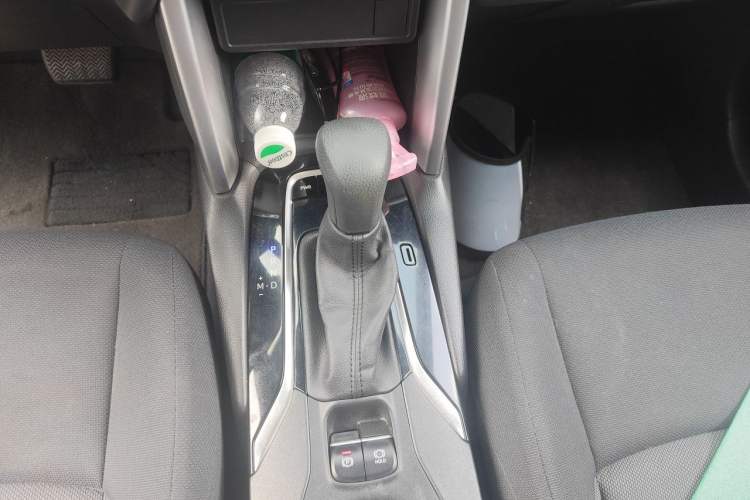 Used Toyota FRONTLANDER 2022 2.0L CVT Elite Edition Gear Lever