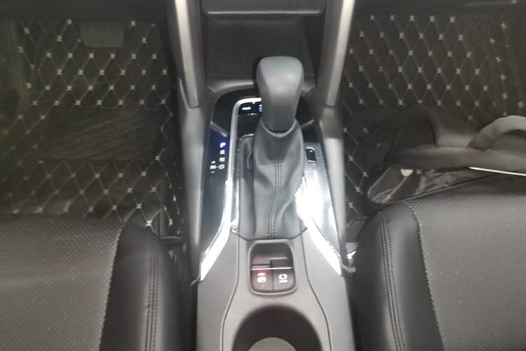 Used Toyota FRONTLANDER 2022 2.0L CVT Leading Edition Gear Lever