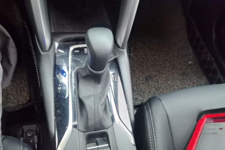 Used Toyota FRONTLANDER 2022 2.0L CVT Elite Edition Gear Lever