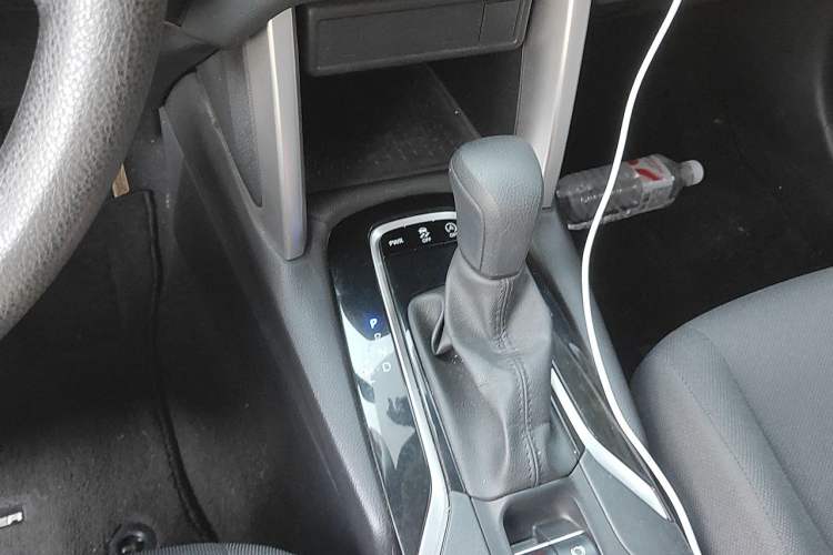 Used Toyota FRONTLANDER 2022 2.0L CVT Elite Edition Gear Lever