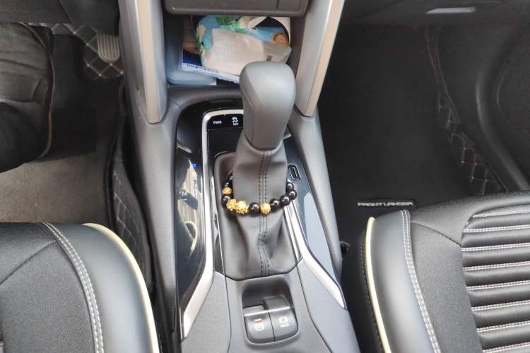 Used Toyota FRONTLANDER 2022 2.0L CVT Elite Edition Gear Lever